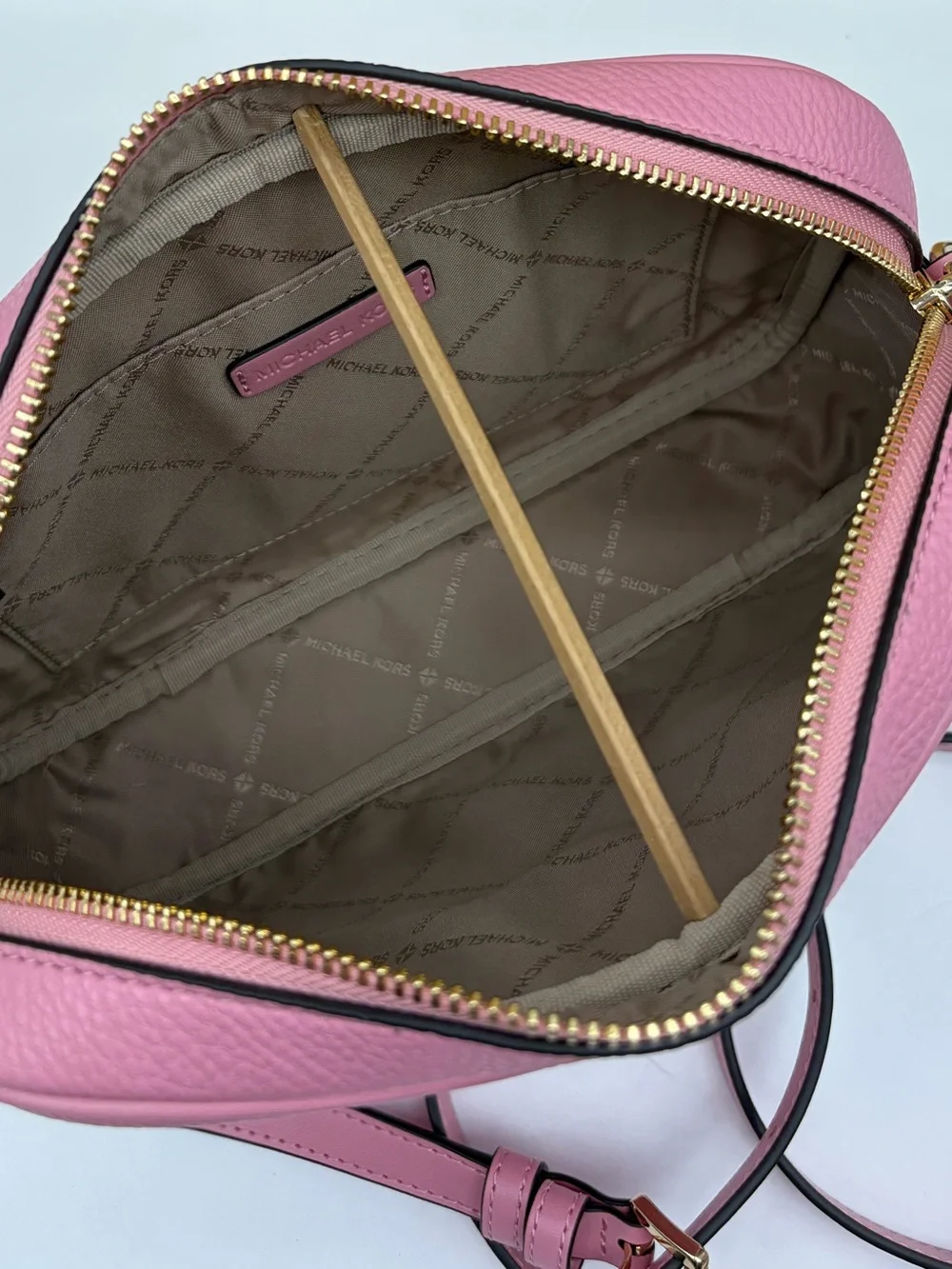 Michael Kors JET SET TRAVEL LARGE LOGO DEBOSSED CAMERA CROSSBODY BAG NWT
